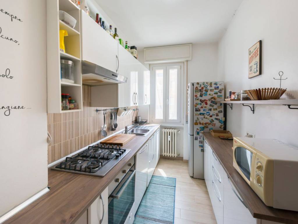 appartamento in vendita a Milano in zona Lorenteggio