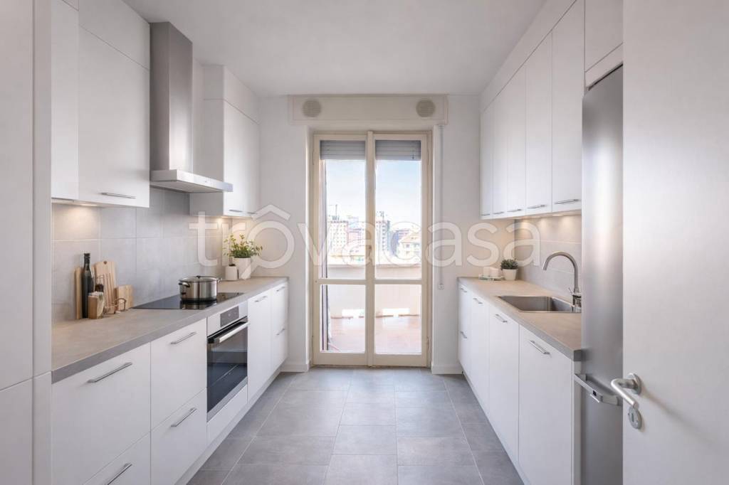 appartamento in vendita a Milano in zona Corvetto