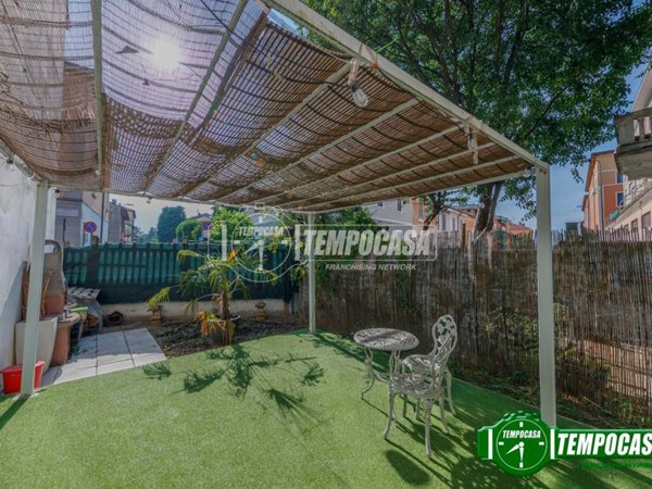 appartamento in vendita a Milano in zona Baggio