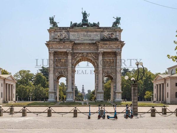 appartamento in vendita a Milano in zona Sempione