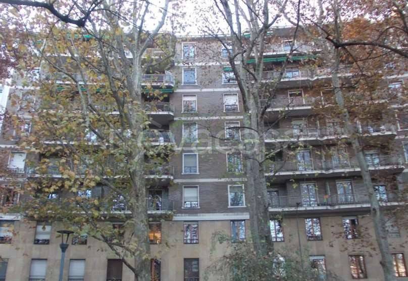 negozio in vendita a Milano in zona Il Portello