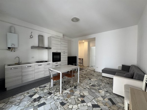 appartamento in vendita a Milano in zona Lorenteggio