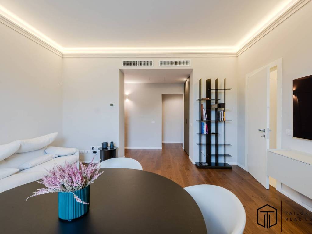 appartamento in vendita a Milano in zona XXII Marzo