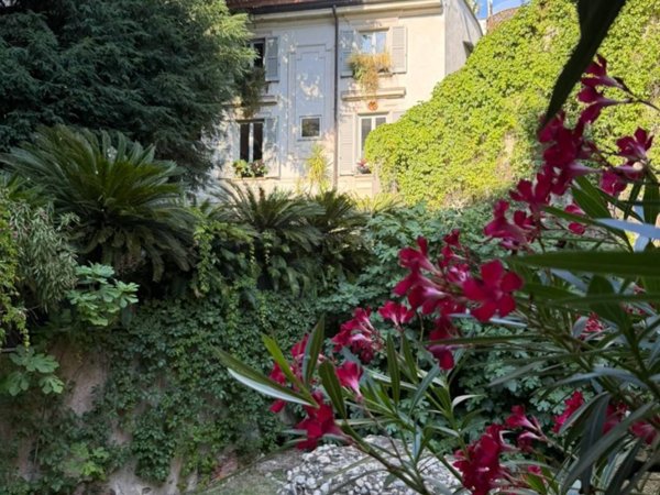 casa indipendente in vendita a Milano in zona Centro Storico