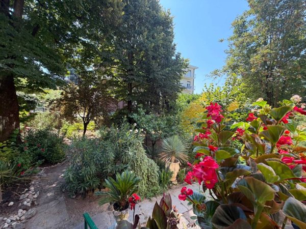 casa indipendente in vendita a Milano in zona Porta Nuova