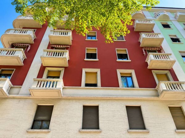 appartamento in vendita a Milano in zona Ghisolfa