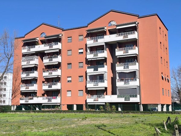 appartamento in vendita a Milano in zona Gallaratese