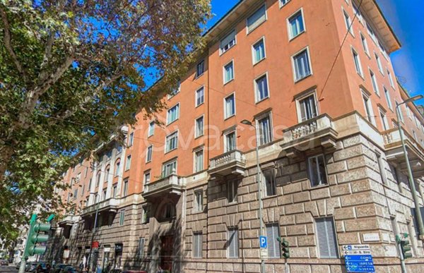 ufficio in vendita a Milano in zona Loreto