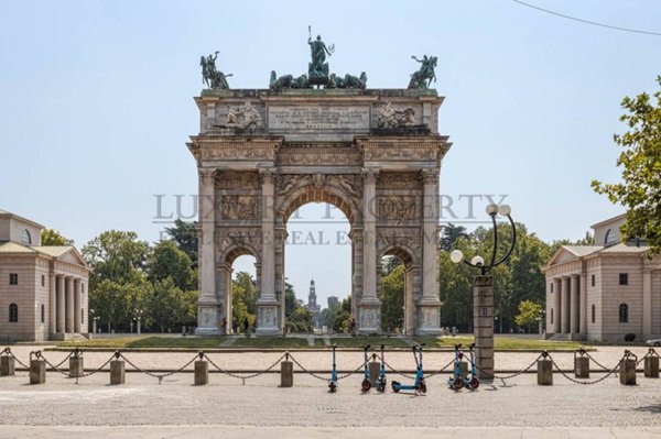 appartamento in vendita a Milano in zona Sempione