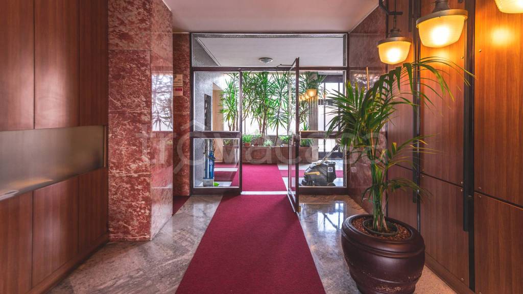 appartamento in vendita a Milano in zona Bande Nere