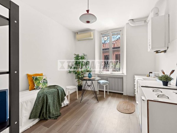 appartamento in vendita a Milano in zona Corsica