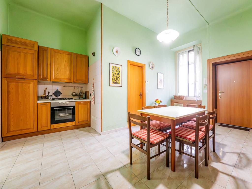 appartamento in vendita a Milano in zona Porta Genova
