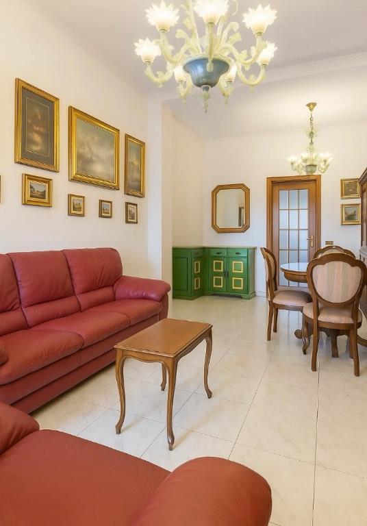 appartamento in vendita a Milano in zona Lorenteggio
