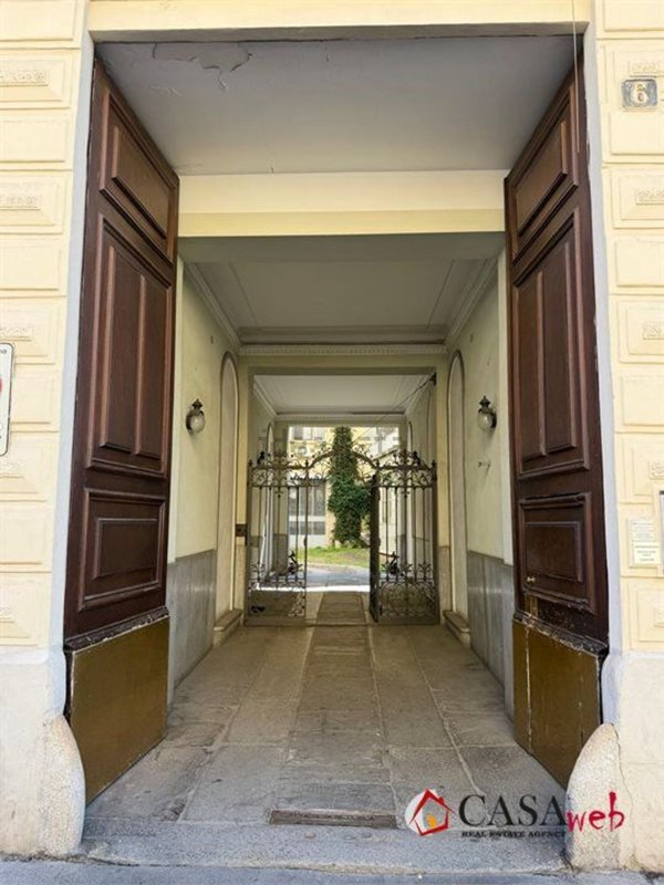 appartamento in vendita a Milano in zona Porta Garibaldi