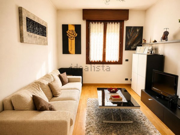 appartamento in vendita a Milano in zona Corvetto