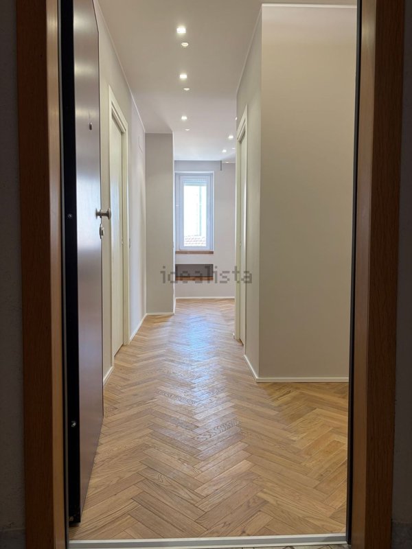 appartamento in vendita a Milano in zona Corsica