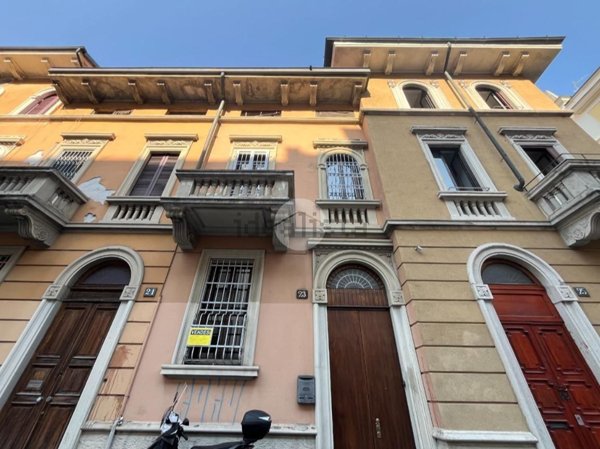 casa indipendente in vendita a Milano in zona Città Studi