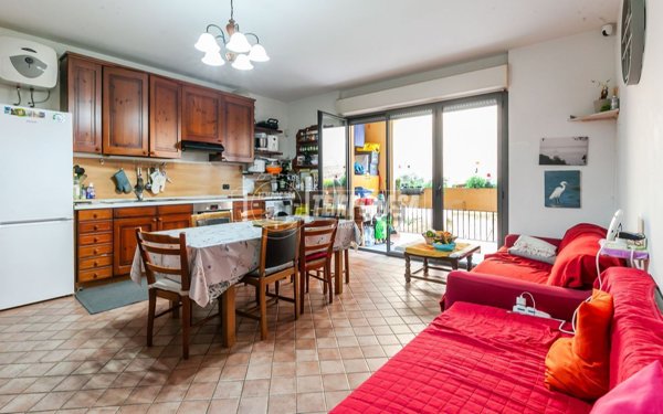 appartamento in vendita a Milano in zona Farini