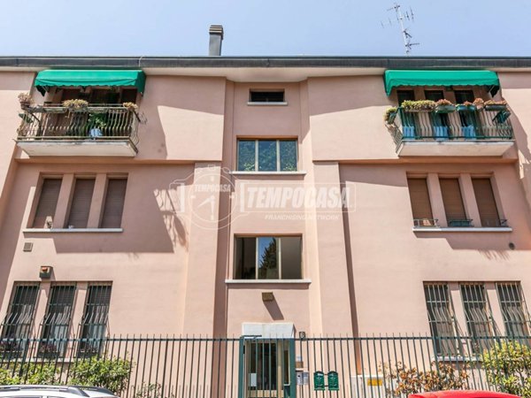 appartamento in vendita a Milano in zona Villaggio dei Giornalisti