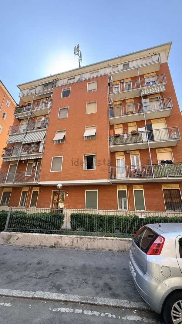 appartamento in vendita a Milano in zona Baggio