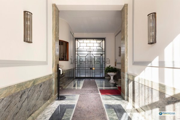 ufficio in vendita a Milano in zona Porta Venezia