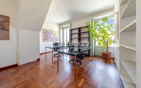appartamento in vendita a Milano in zona Corsica