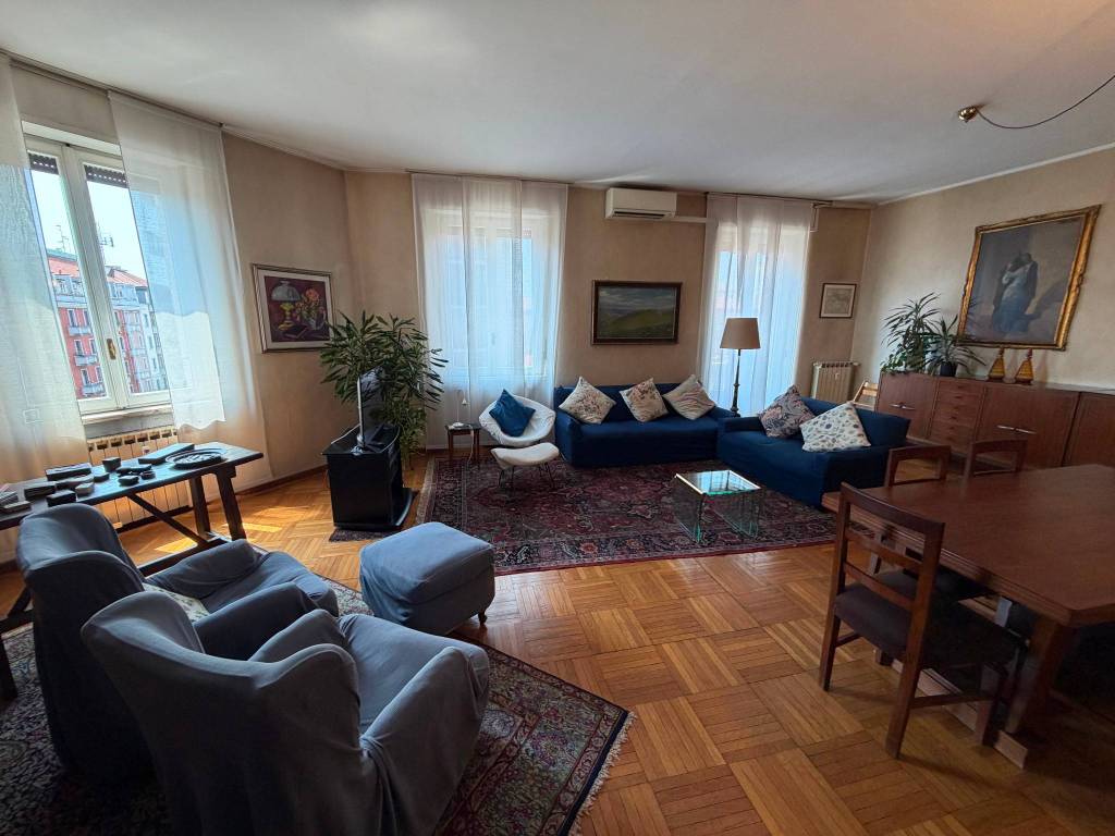 appartamento in vendita a Milano in zona Solari