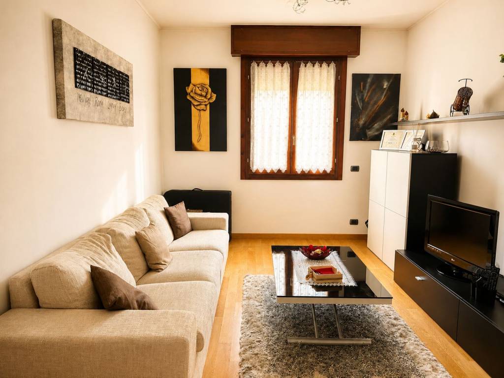 appartamento in vendita a Milano in zona Corvetto