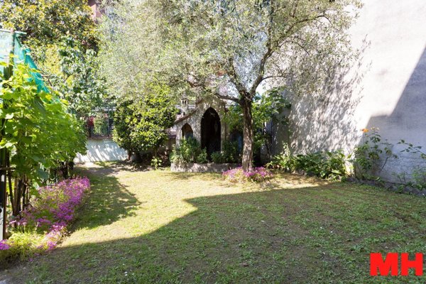 appartamento in vendita a Milano in zona Quarto Oggiaro