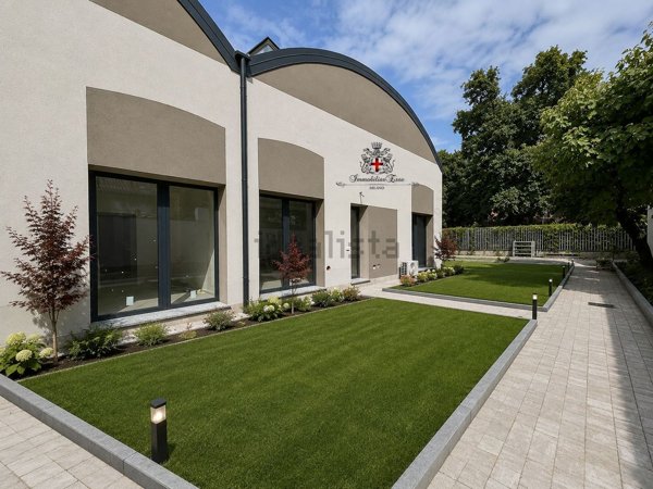 appartamento in vendita a Milano in zona Vigentino
