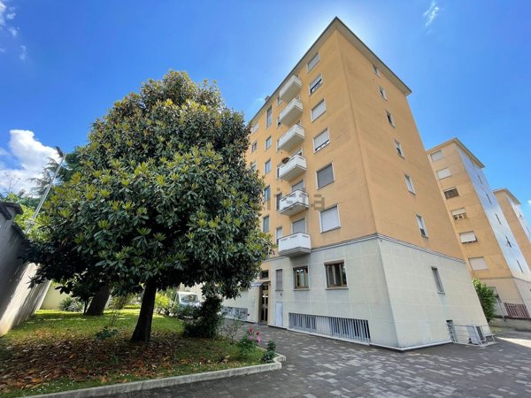 appartamento in vendita a Milano in zona Dergano