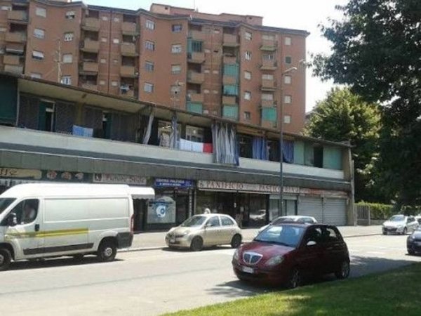 appartamento in vendita a Milano in zona Lorenteggio
