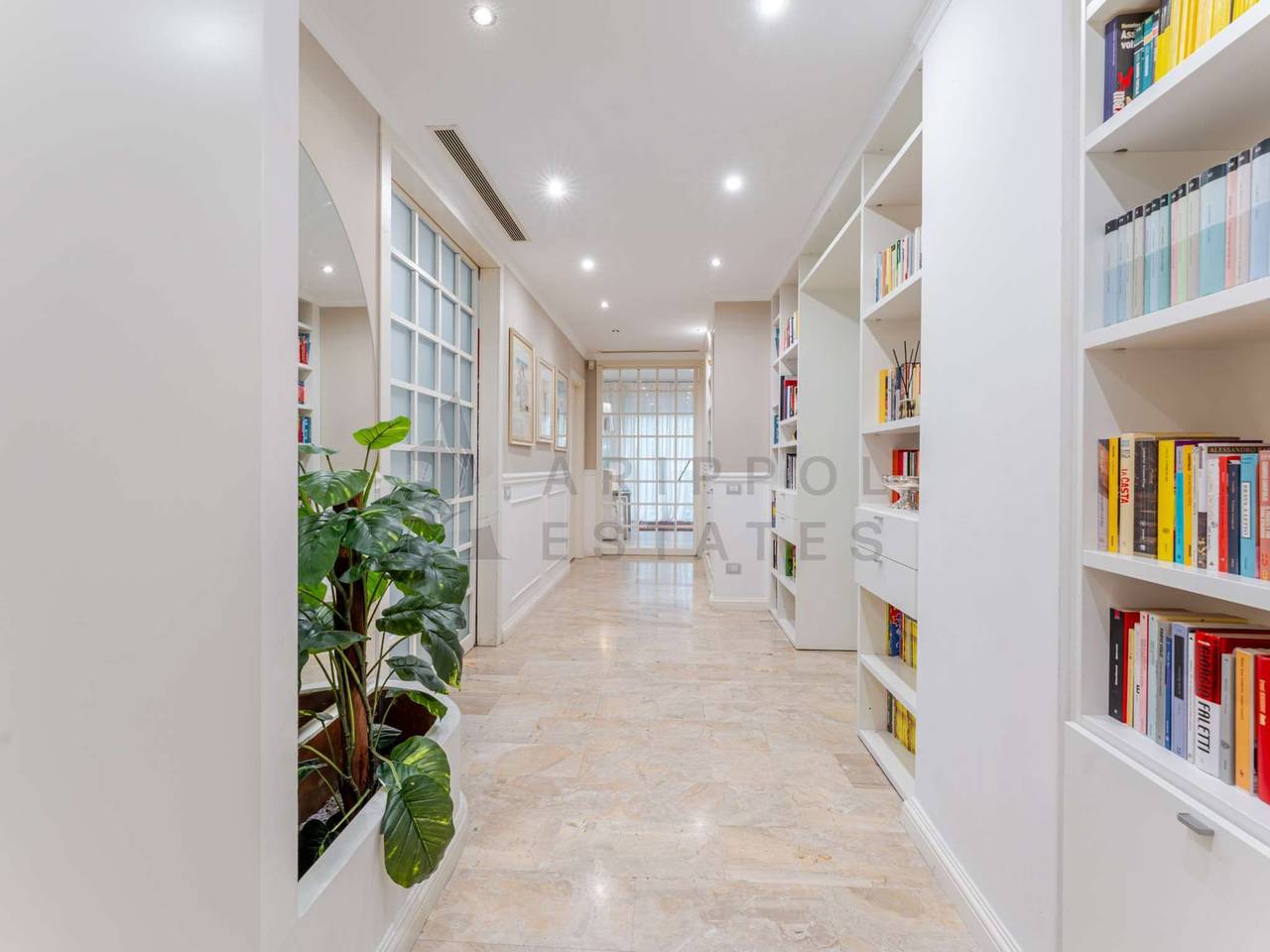 appartamento in vendita a Milano in zona De Angeli