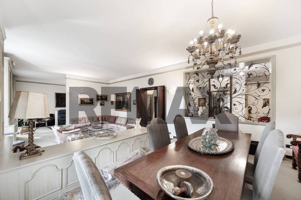 appartamento in vendita a Milano in zona Loreto