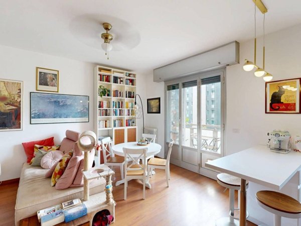 appartamento in vendita a Milano in zona Lorenteggio