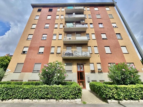 appartamento in vendita a Milano in zona Rottole