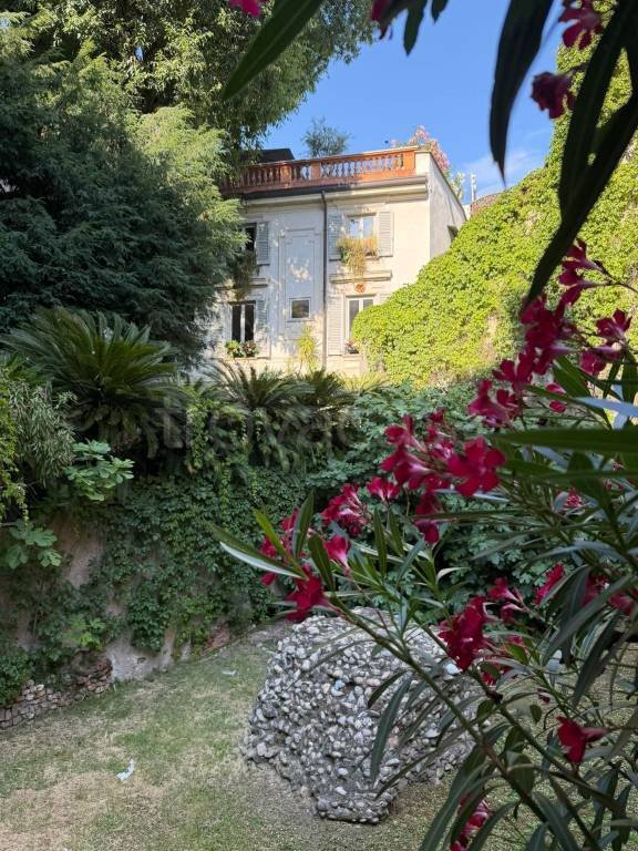 casa indipendente in vendita a Milano in zona Centro Storico