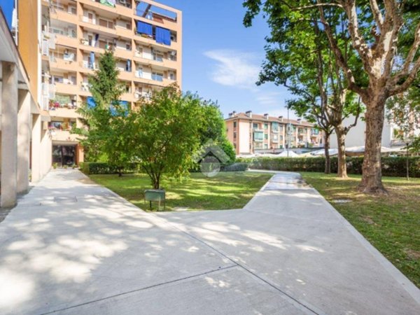 appartamento in vendita a Milano in zona Niguarda