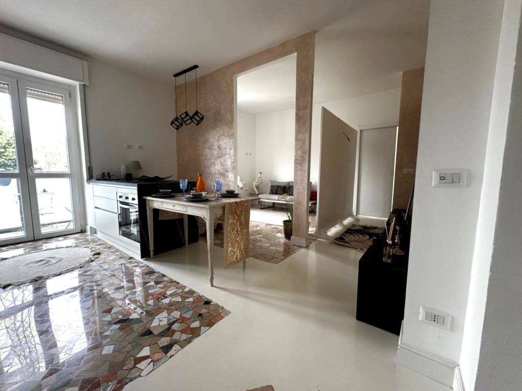 appartamento in vendita a Milano in zona Vigentino