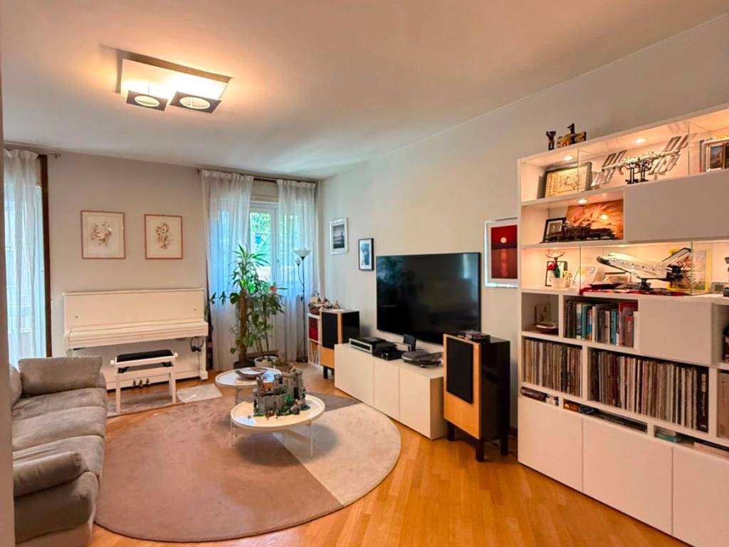 appartamento in vendita a Milano in zona Loreto