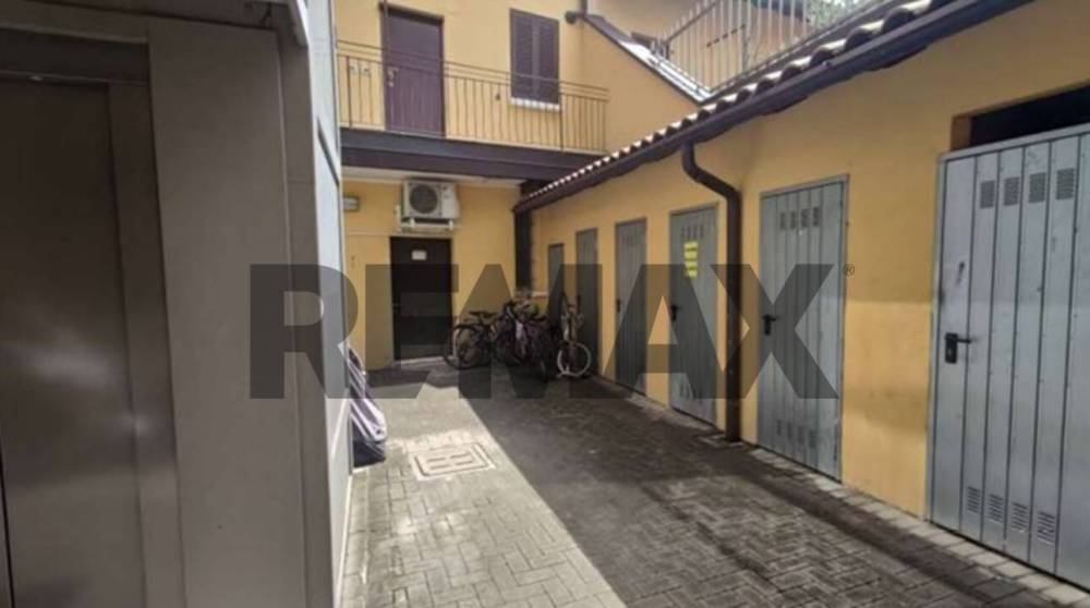 appartamento in vendita a Milano in zona Baggio