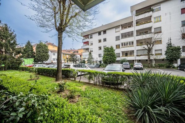 appartamento in vendita a Milano in zona Ponte Lambro