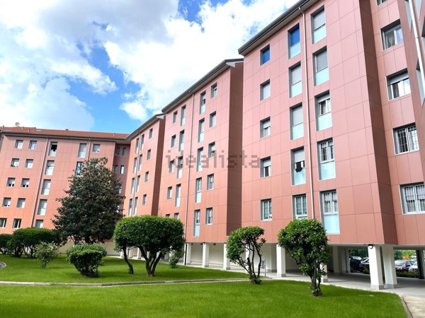 appartamento in vendita a Milano in zona Quarto Oggiaro