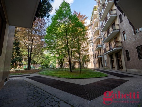appartamento in vendita a Milano in zona Casoretto