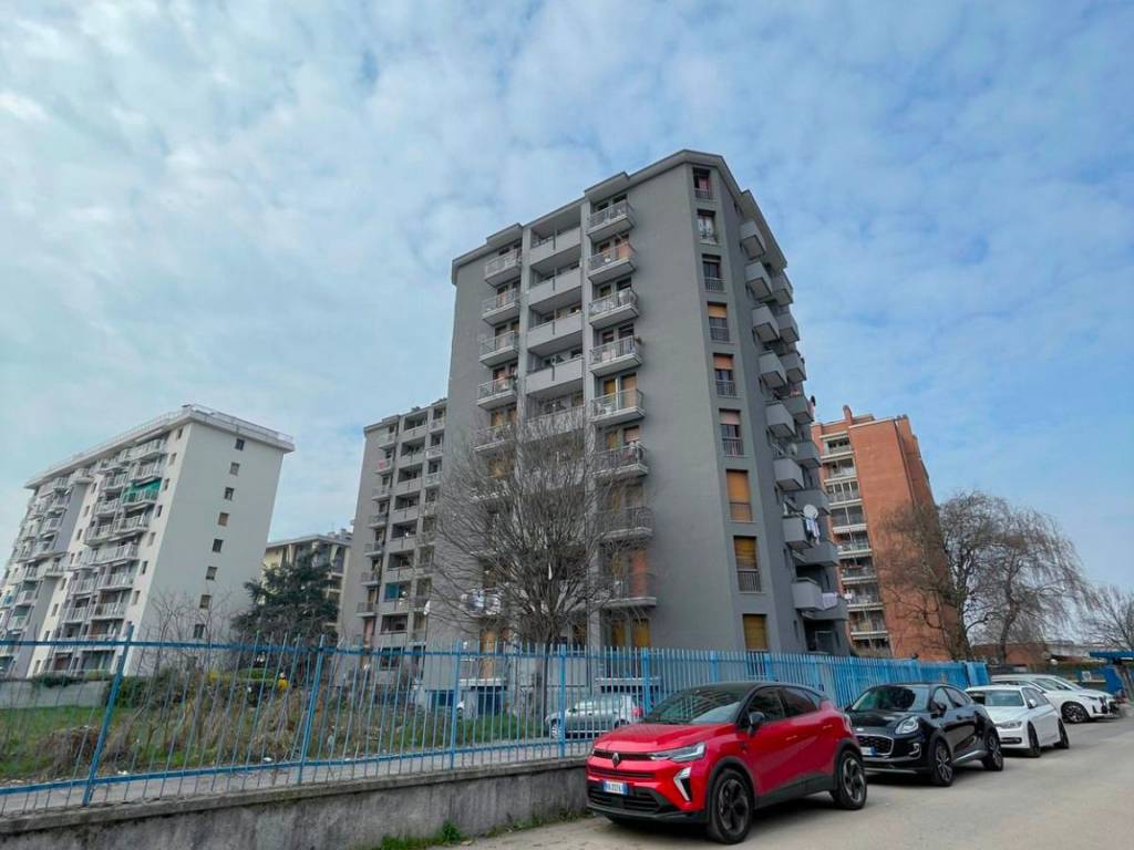 appartamento in vendita a Milano in zona Gallaratese