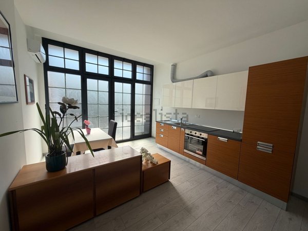 appartamento in vendita a Milano in zona Vigentino