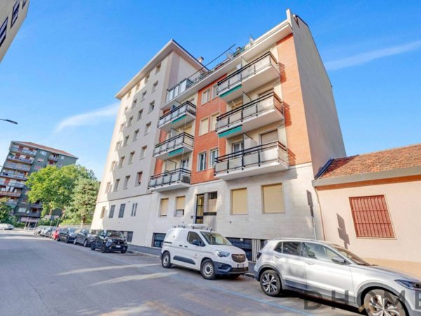 appartamento in vendita a Milano in zona Bande Nere
