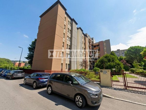 appartamento in vendita a Milano in zona Famagosta