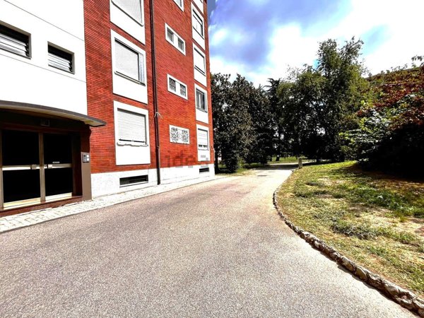 appartamento in vendita a Milano in zona Forlanini
