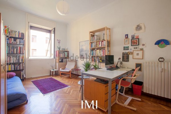 appartamento in vendita a Milano in zona Lorenteggio